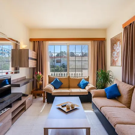 Colonial Family #3 아파트