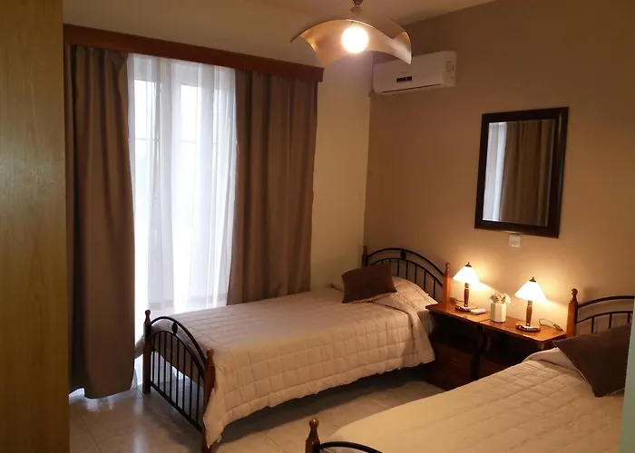 Colonial Family #3 Apartment